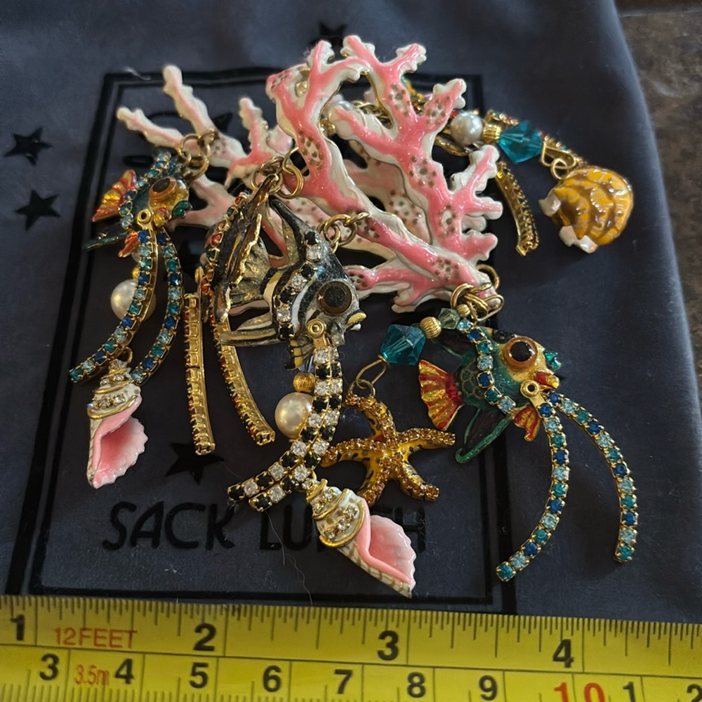 Lunch At The Ritz CORAL & FISH Pin/Pendant - Picture 8 of 12